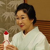 鈴木万亀子