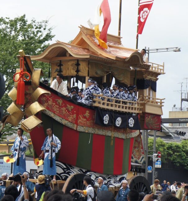 京都「祇園祭」山鉾巡行 観覧と祇園「一力亭」の宴