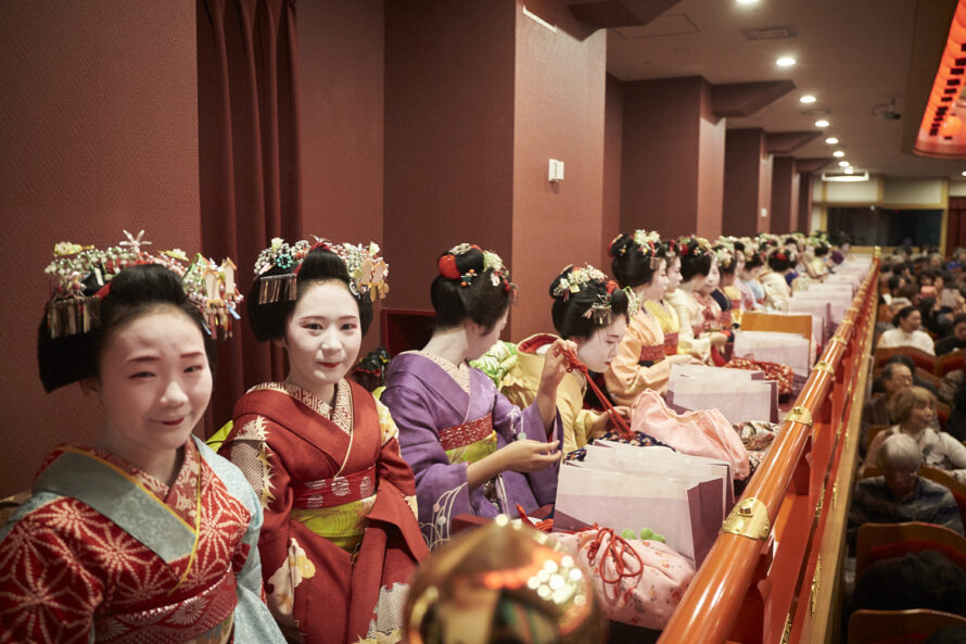 Experience the Opulence of Japanese Culture ~ Exclusive Banquet with Geisha at an Invitation-only Traditional Teahouse